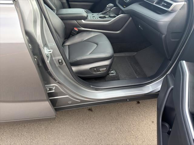 2025 Toyota Highlander Hybrid Hybrid XLE