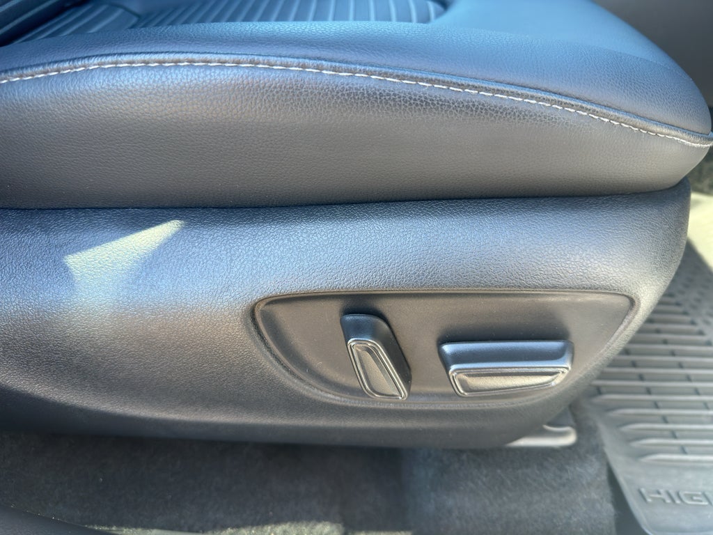 2025 Toyota Highlander XSE