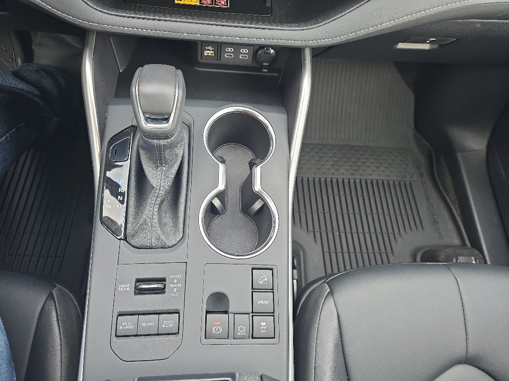 2025 Toyota Highlander XLE