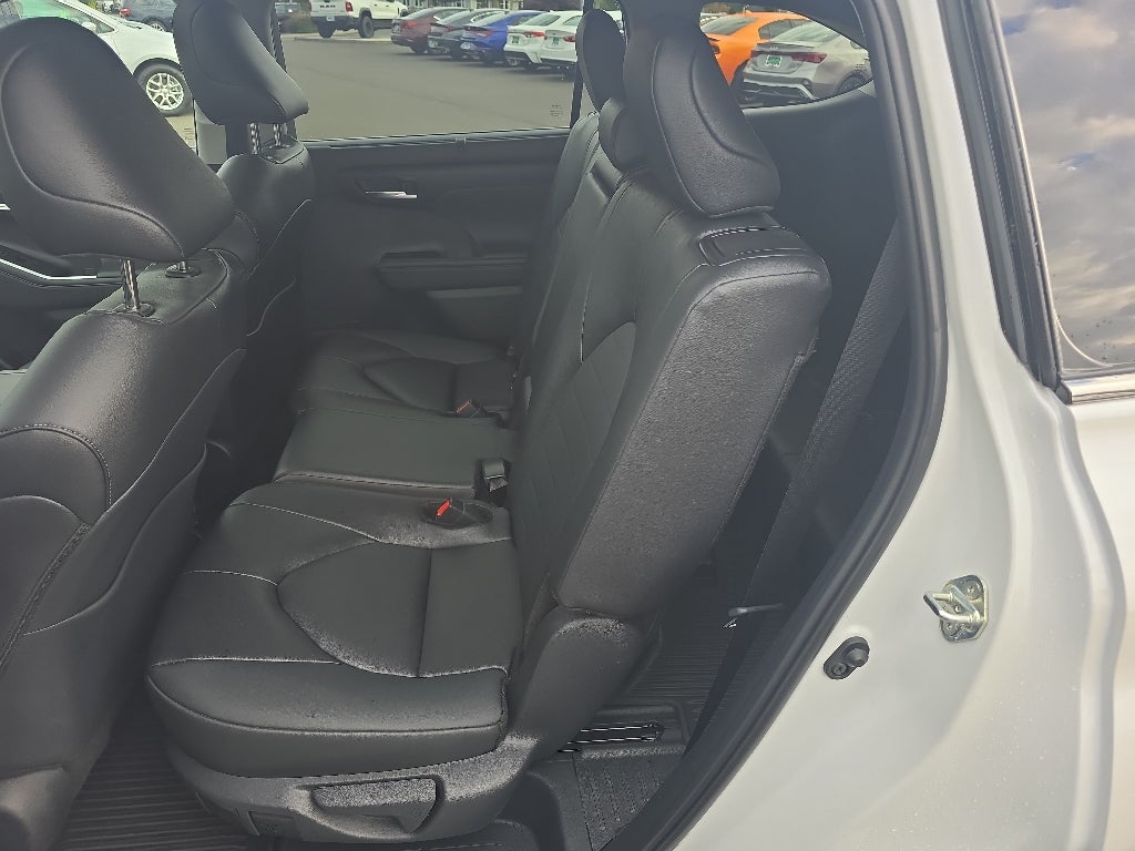 2025 Toyota Highlander XLE