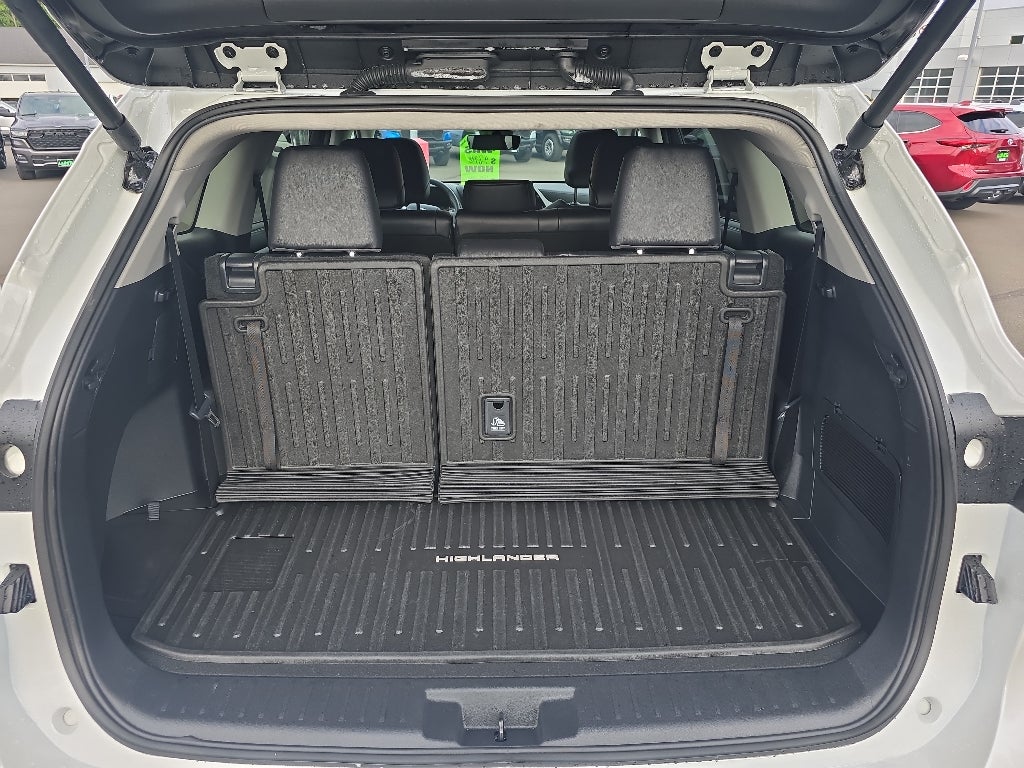 2025 Toyota Highlander XLE