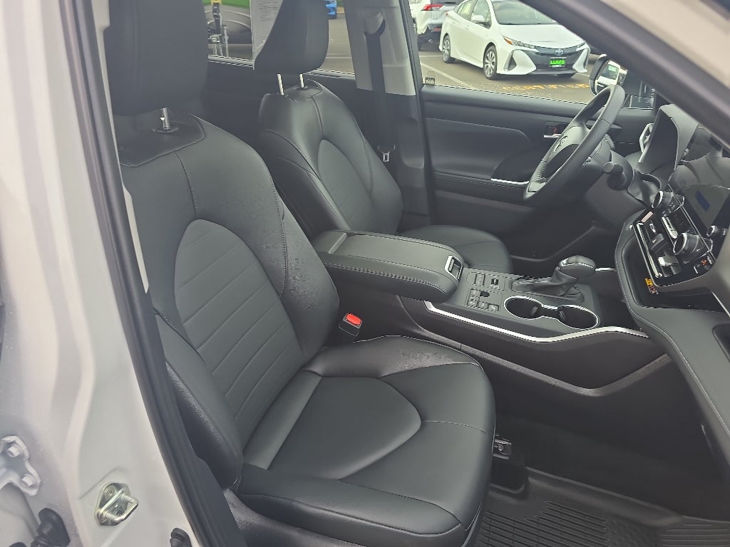 2025 Toyota Highlander XLE