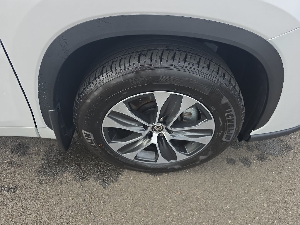 2025 Toyota Highlander XLE