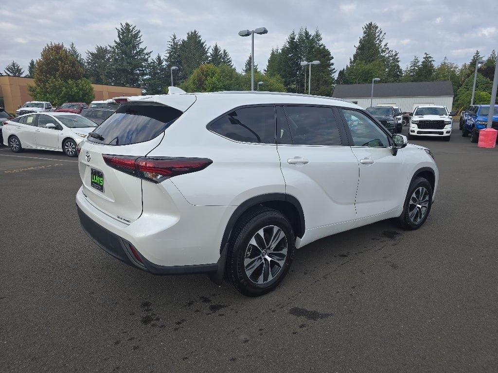 2025 Toyota Highlander XLE