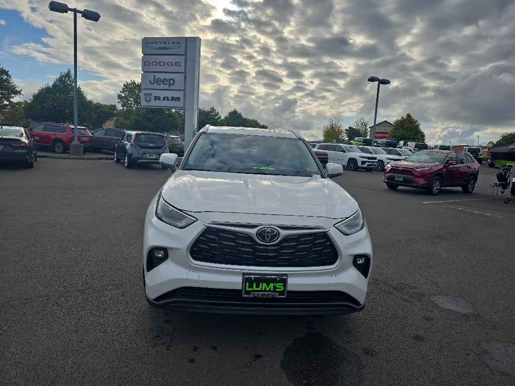 2025 Toyota Highlander XLE
