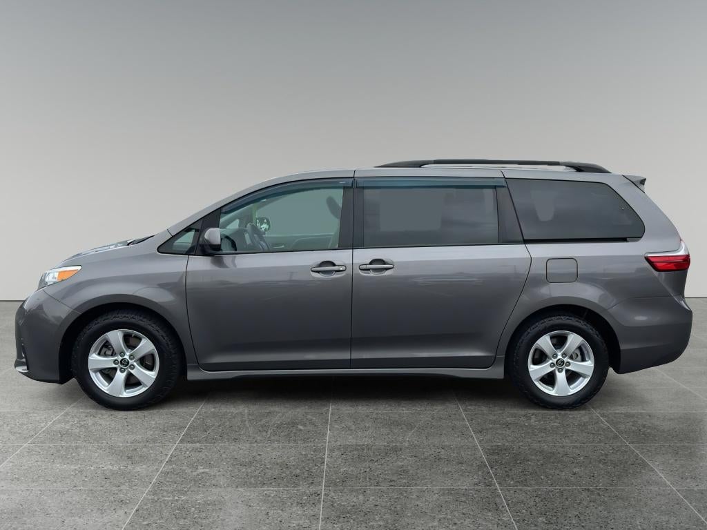 2020 Toyota Sienna LE
