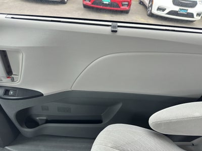 2020 Toyota Sienna LE
