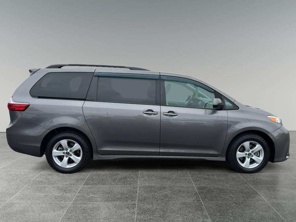 2020 Toyota Sienna LE
