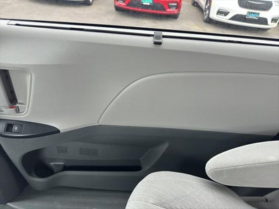 2020 Toyota Sienna LE