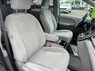 2020 Toyota Sienna LE
