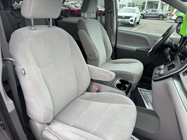 2020 Toyota Sienna LE
