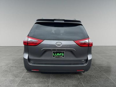 2020 Toyota Sienna LE