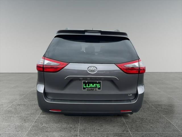 2020 Toyota Sienna LE
