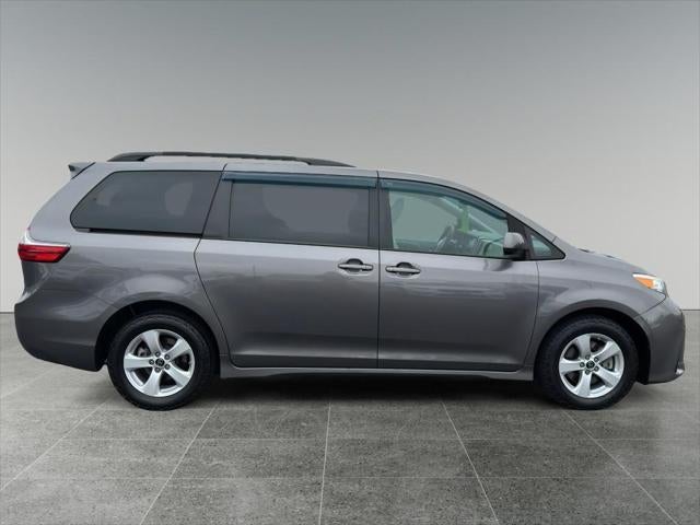 2020 Toyota Sienna LE