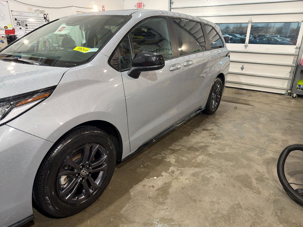 2025 Toyota Sienna Hybrid XSE