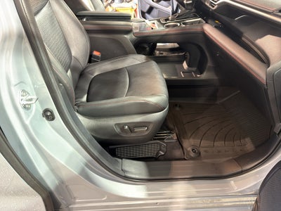 2025 Toyota Sienna Hybrid XSE