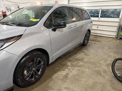 2025 Toyota Sienna Hybrid XSE