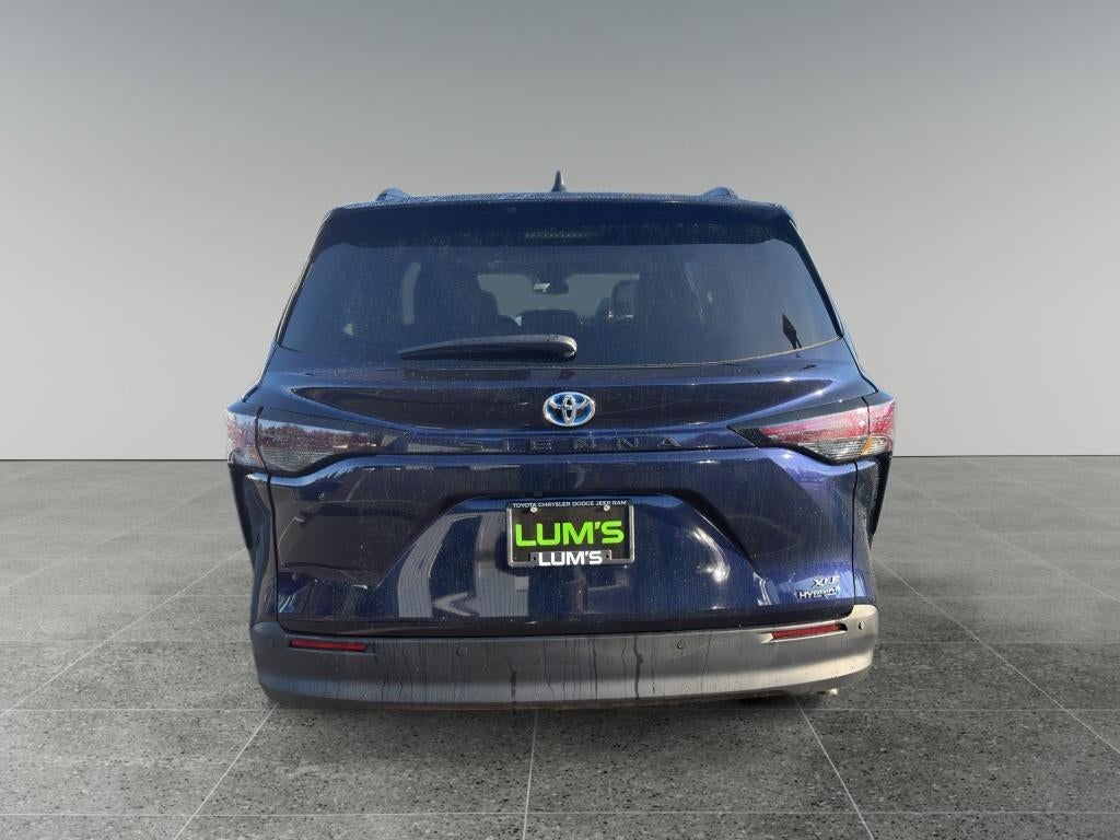 2024 Toyota Sienna XLE