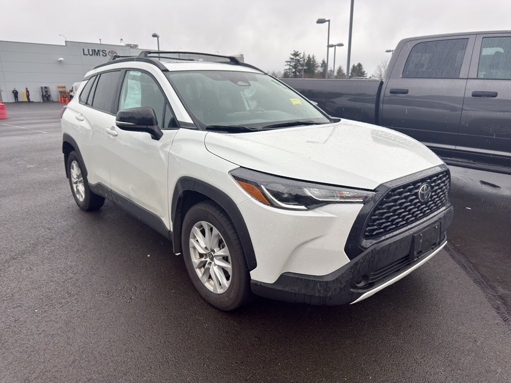 2025 Toyota Corolla Cross LE