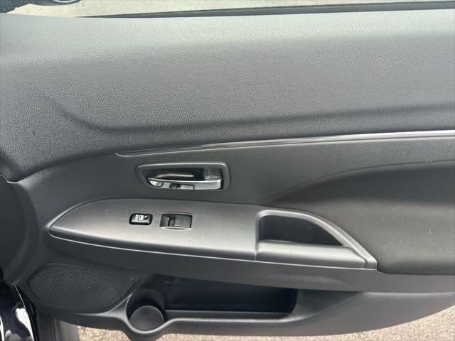 2025 Mitsubishi Outlander Sport ES