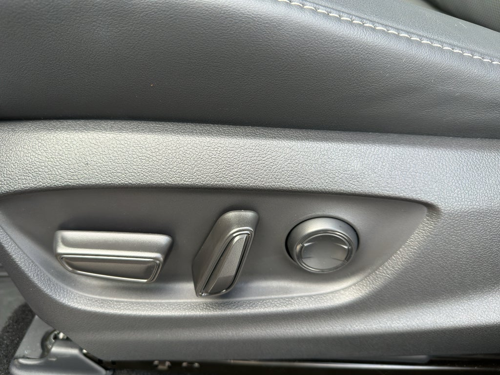 2025 Toyota Crown Signia XLE