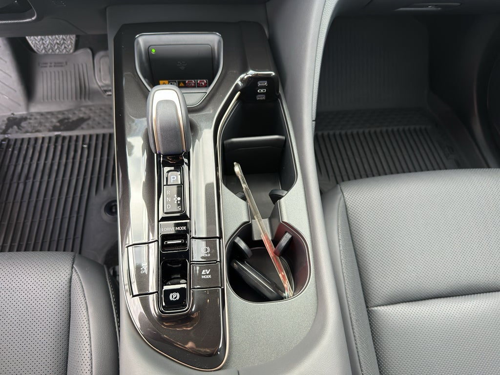 2025 Toyota Crown Signia XLE