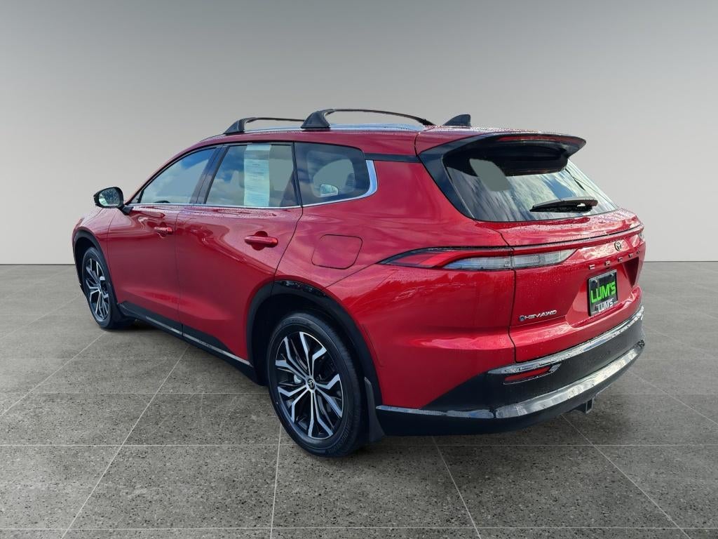 2025 Toyota Crown Signia XLE