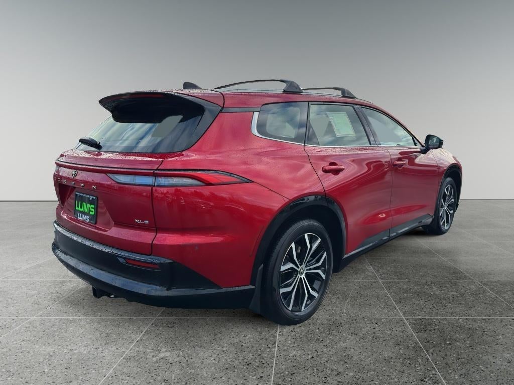 2025 Toyota Crown Signia XLE