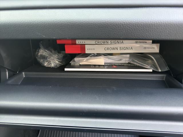 2025 Toyota Crown Signia XLE