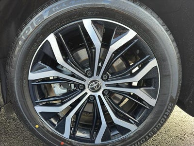 2025 Toyota Crown Signia XLE