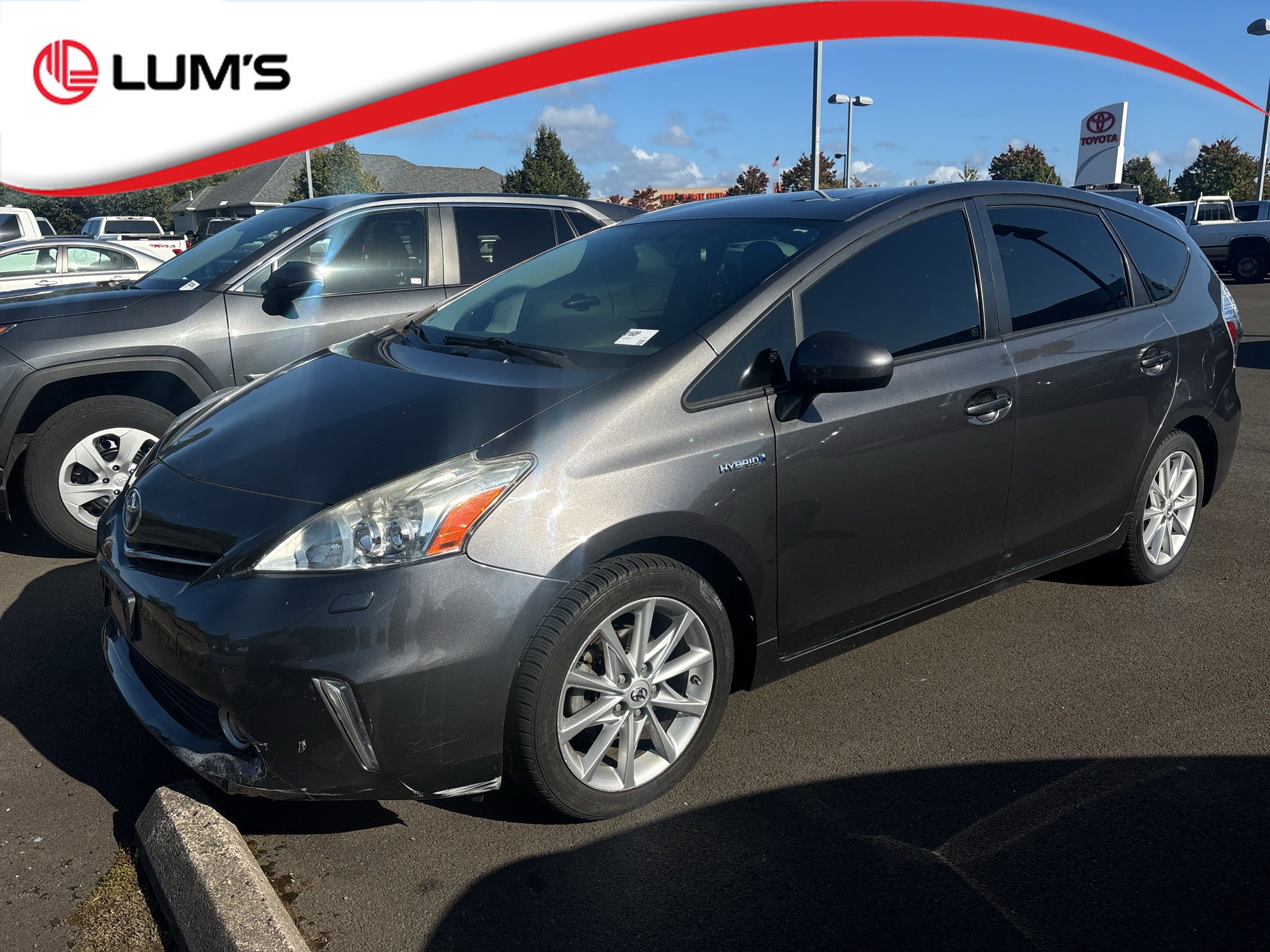 2014 Toyota Prius v Five