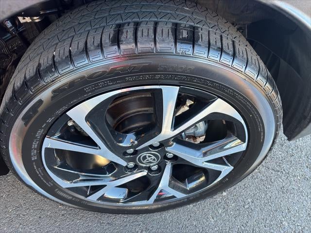 2022 Toyota C-HR XLE