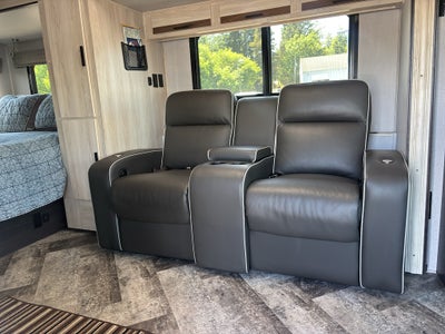 2019 Mercedes-Benz Sprinter 3500/4500 2021 Forest River 2401B RV