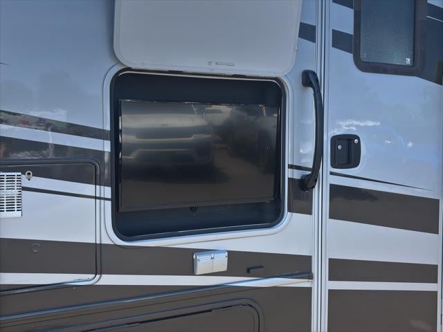2019 Mercedes-Benz Sprinter 3500/4500 2021 Forest River 2401B RV