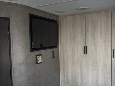 2019 Mercedes-Benz Sprinter 3500/4500 2021 Forest River 2401B RV