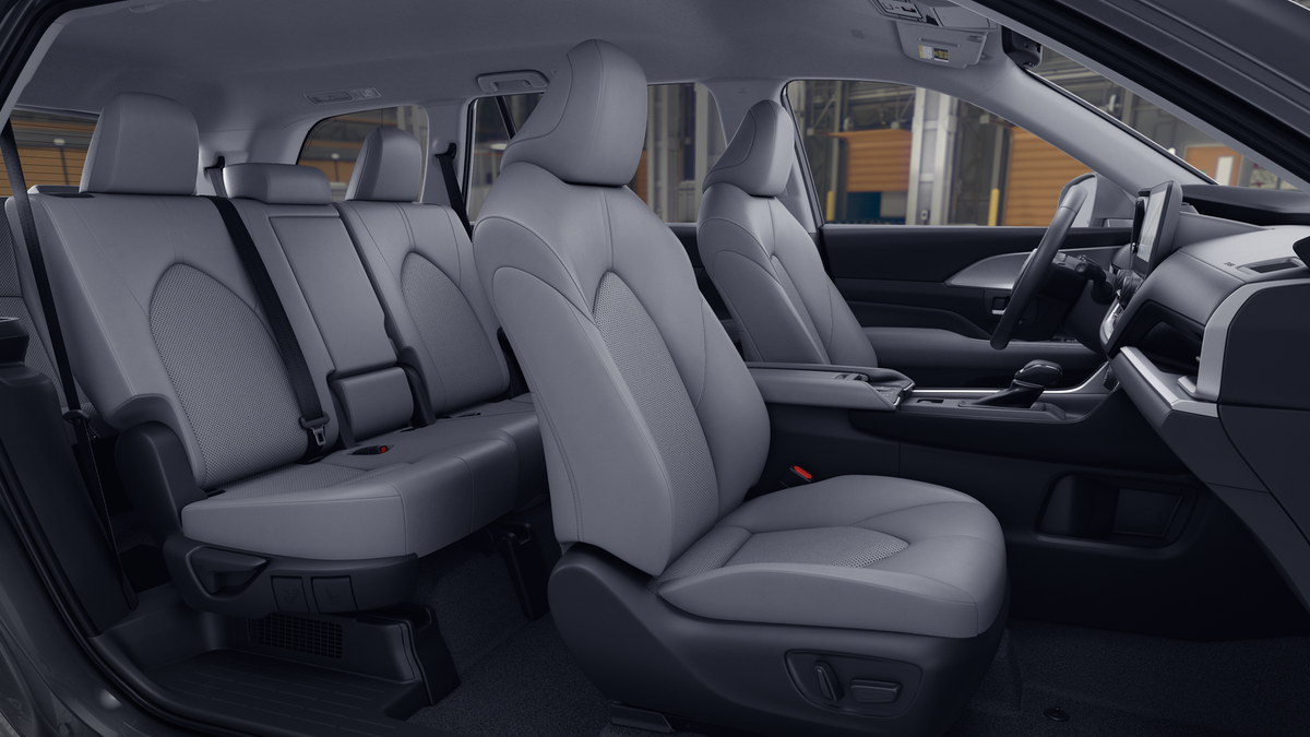 2026 Toyota Grand Highlander Hybrid Base